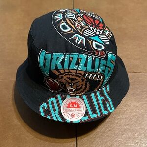 NWT - Mitchell & Ness Vancouver Grizzlies Black Bucket Hat, Size - S/M